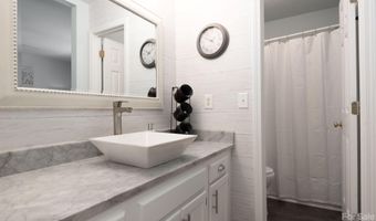 3437 Covington Oaks Dr, Charlotte, NC 28205