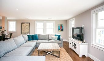 25 Dearborn St 2, Newport, RI 02840