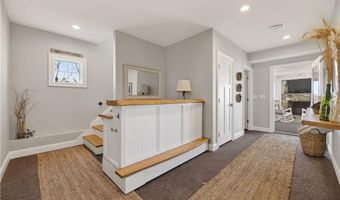 110 Sea View Ave, North Kingstown, RI 02852