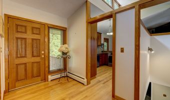 15 Brookridge Dr, Avon, CT 06001
