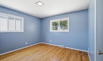 1225 E Church St, Aurora, MO 65605