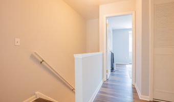 95 Chestnut St APT I, Bethel, CT 06801