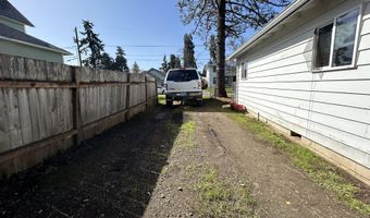 805 E QUINCY Ave, Cottage Grove, OR 97424