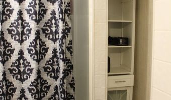 17 N Lake Ave, Albany, NY 12203