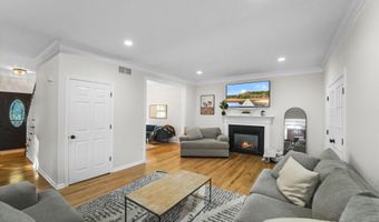 9 WOODFIELD Ln, Allentown, NJ 08501