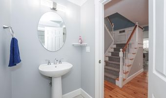 240 Oak St, Centerville, MA 02632