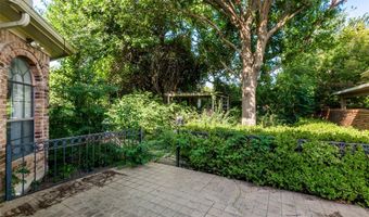 14784 Lochinvar Ct, Addison, TX 75254