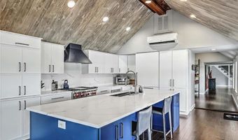 166 New Meadow Rd, Barrington, RI 02806