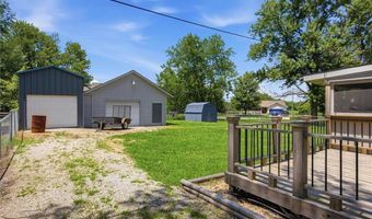 818 N Houston St, Adrian, MO 64720
