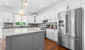 96 Evergreen St, Cumberland, RI 02864