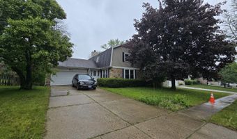 355 Crestwood Ct, Algonquin, IL 60102