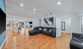 62 Bayside Ave, Amity Harbor, NY 11701