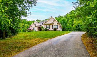 4 Hart Pond Dr, North Smithfield, RI 02896