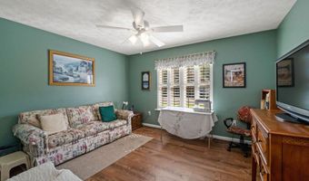 108 Lock Ln, Alum Creek, WV 25003