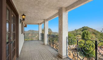 2457 Angelo Dr, Los Angeles, CA 90077