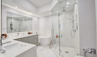 19900 E Country Club Dr Ts16, Aventura, FL 33180
