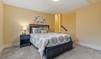 15 Hubbard Ln, Bolton, MA 01740