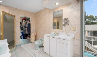22 Golden View Dr, Johnston, RI 02919
