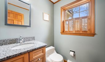 43 Darling Parke Dr, Bangor, ME 04401