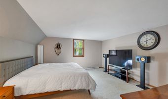 8 HILLTOP Ct, Appleton, WI 54914