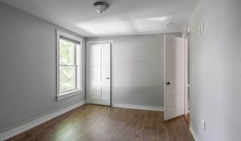 11 Kossuth St, Bangor, ME 04401