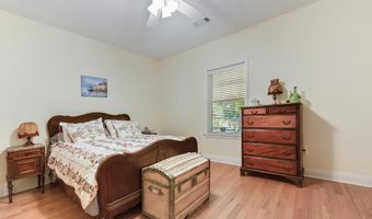 210 Henley Pl, Bay St. Louis, MS 39520