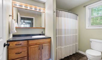 7 Woodlawn Rd, Raymond, NH 03077
