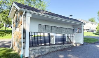 151 Shelter Rock Rd 17, Danbury, CT 06810