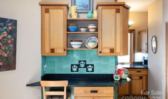 105 Avondale Heights Rd, Asheville, NC 28803