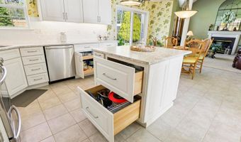 21 ORCHID Ln, Barnegat, NJ 08005