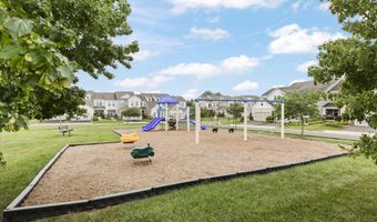22773 ORCHARD GROVE Dr, Ashburn, VA 20148