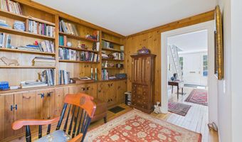1059 Washington St, Bath, ME 04530