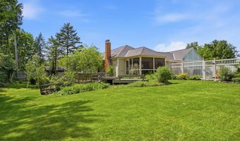 3401 Woodview Pl, Columbus, OH 43220