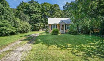 58 Essex Rd, North Kingstown, RI 02852
