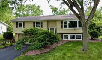 5514 Meadowood Dr, Fitchburg, WI 53711