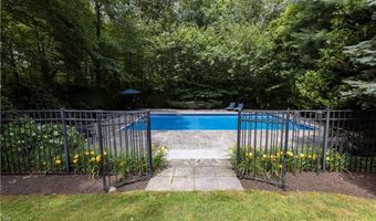 258 Woodridge Dr, North Kingstown, RI 02874