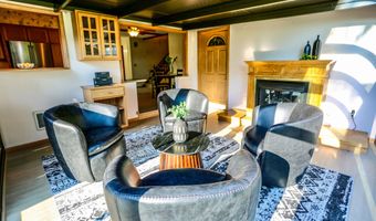 903 Willow Dr, Aberdeen, SD 57401