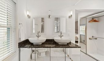 5300 WILSON Blvd, Arlington, VA 22205