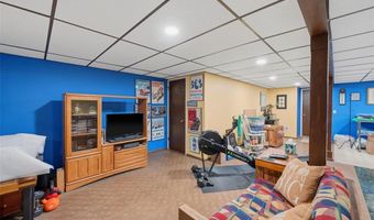 409 Mayfair Dr, Ballwin, MO 63011