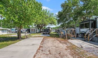 58 Leisure Dr, Auburndale, FL 33823