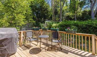 1 Lee Ann Dr, Johnston, RI 02919