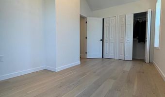2011 N UPTON St, Arlington, VA 22207