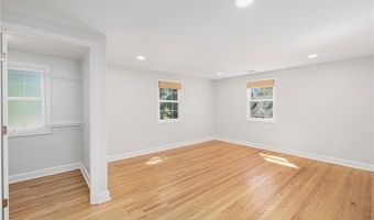 5 Lee Rd, Barrington, RI 02806