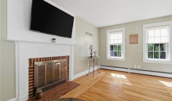 30 Hopkins Ter, Cumberland, RI 02864