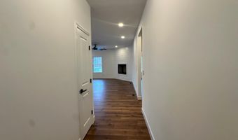 18 Somerset Dr, Appomattox, VA 24522
