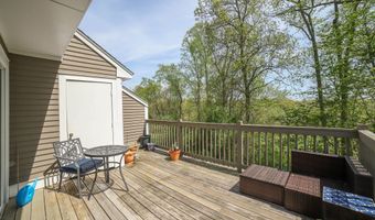 53 Brushy Plain Rd APT 5A, Branford, CT 06405