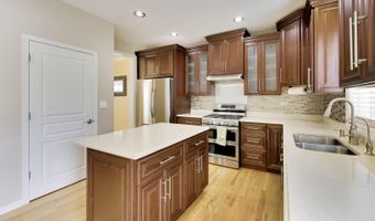 501 Tuscany Dr, Algonquin, IL 60102