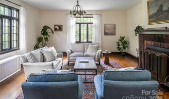 21 Lynwood Rd, Asheville, NC 28804