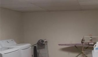 139 Honeyman Ave, Middletown, RI 02842