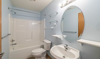 3218 SE Turnberry Dr, Ankeny, IA 50021